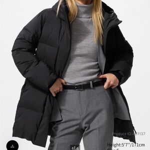 Uniqlo Women's Seamless Down Short Coat